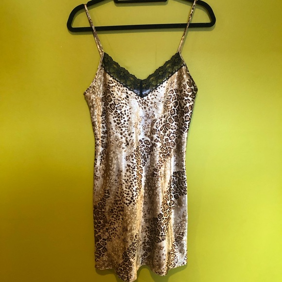 Dresses & Skirts - Leopard Print Slip Dress w Lace Trim